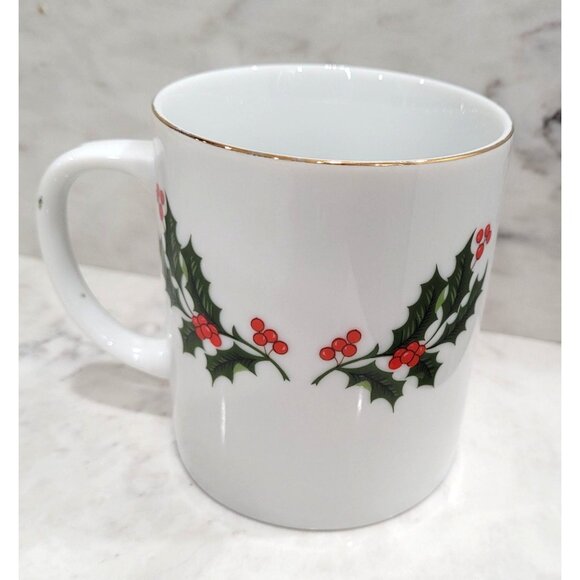 Christmas Holly Fine Porcelain Mug with Gold Rim & Holly Berry Design 10 FL oz - Picture 1 of 7
